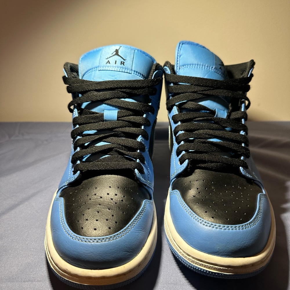 Jordan 1 Mid